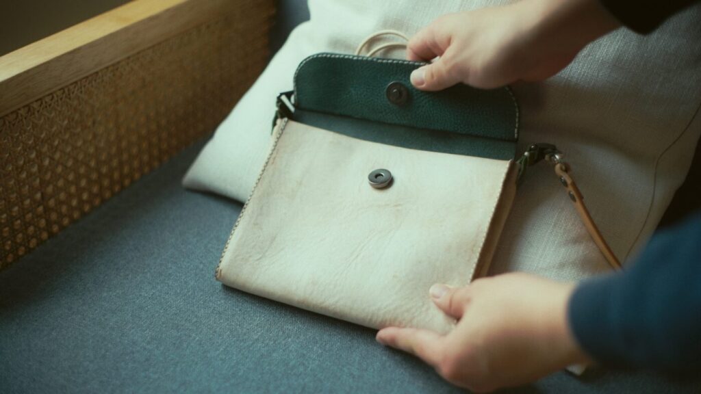 開閉時のミニバッグ